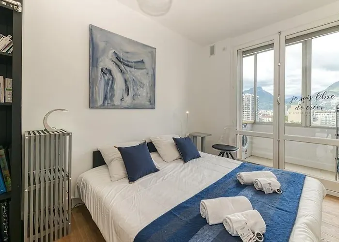 117 Liberation Apartment *