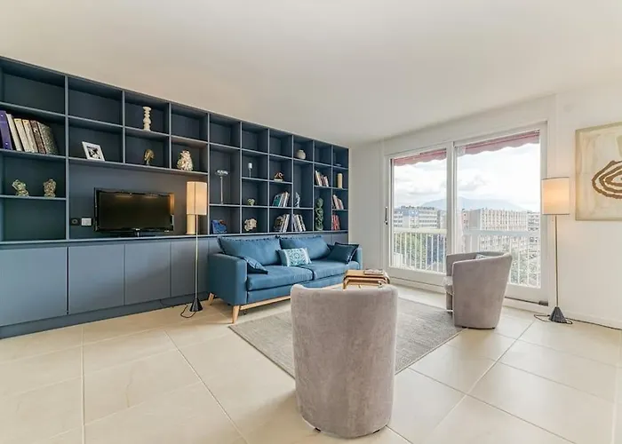 117 Liberation Apartment *